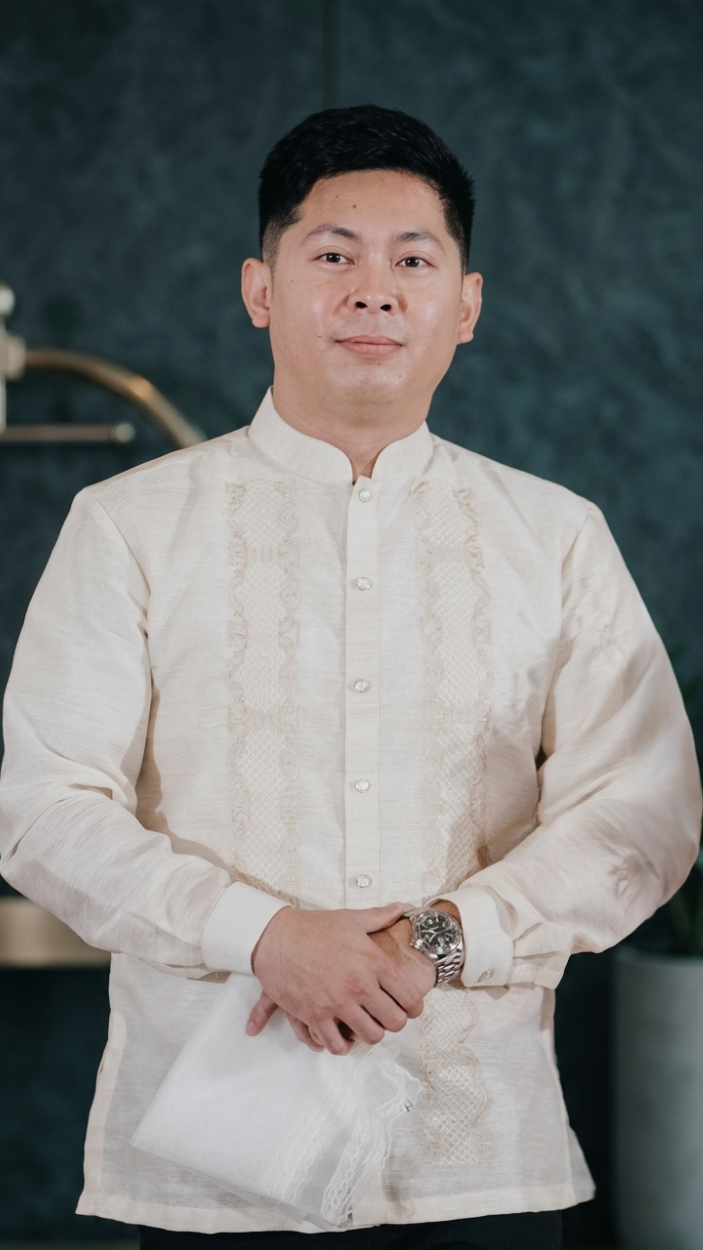 Mike, founder of Hineni, in a barong